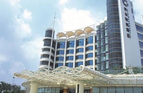 Royal Marina Plaza