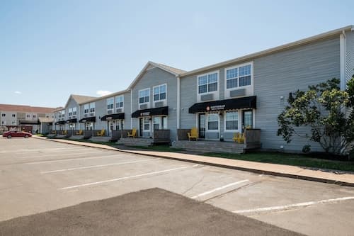 Amsterdam Inn & Suites, an Ascend Collection Hotel