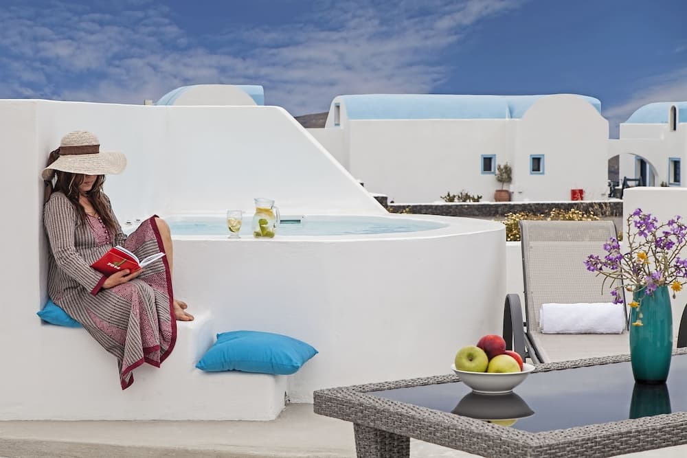 Athiri Santorini Hotel
