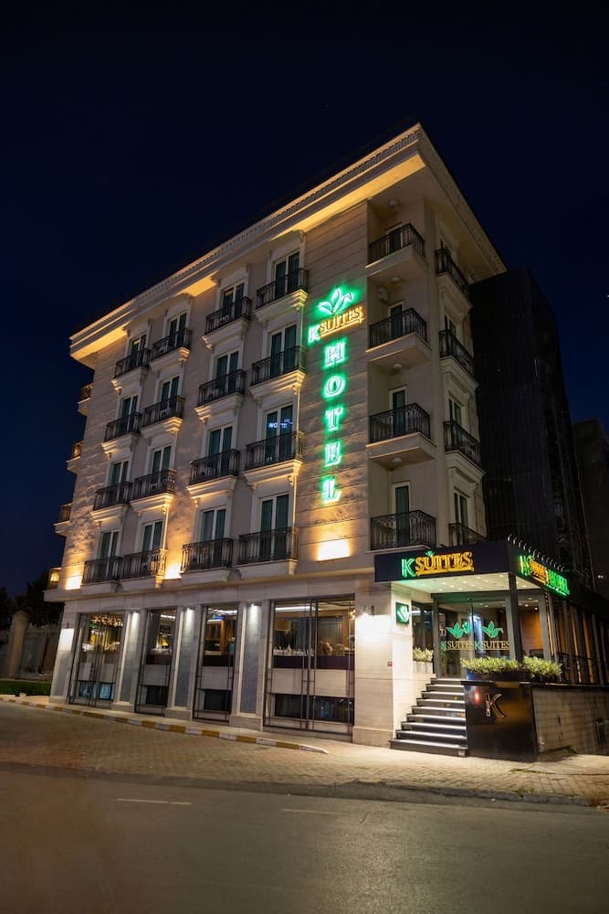 K Suites Hotel