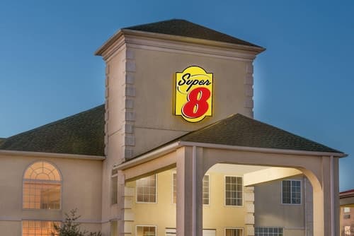 Super 8 by Wyndham Harrisburg Hershey North