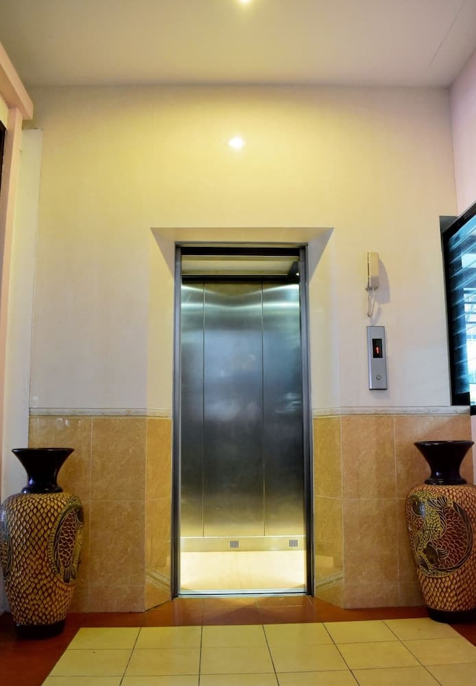 Outdoor Inn Kata Hotel