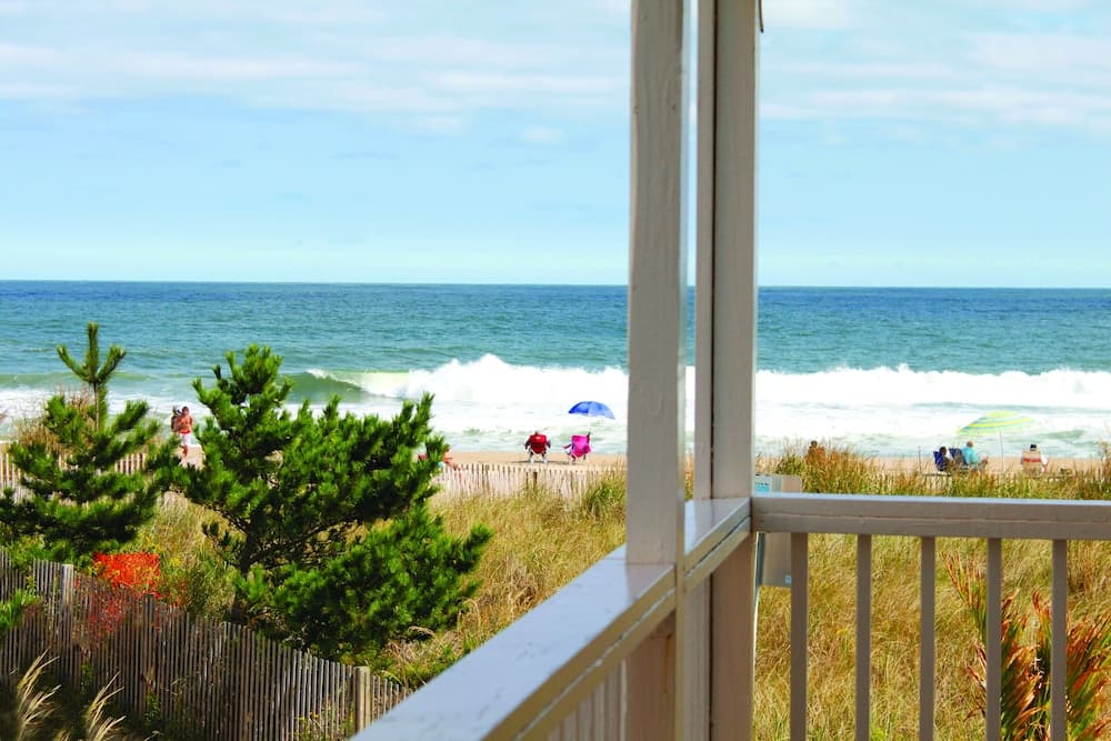 Seabonay Oceanfront Motel