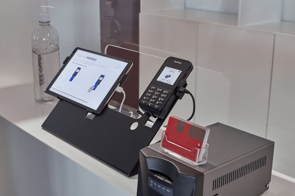 Giriş/çıkış büfesi