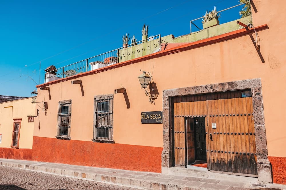 Konaklama yerinin ön cephesi