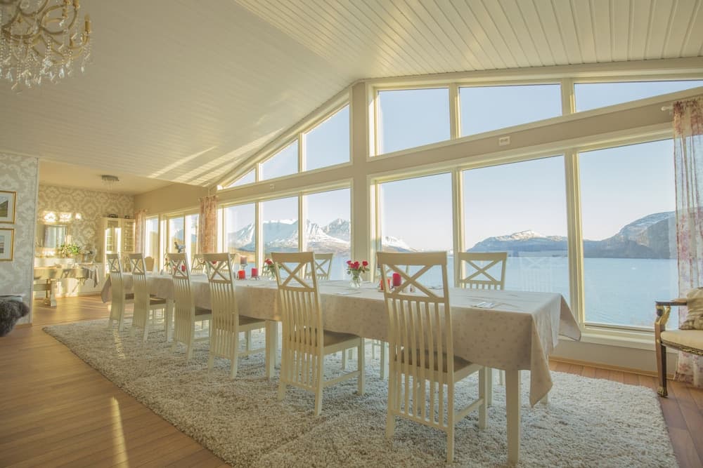 Arctic Panorama Lodge
