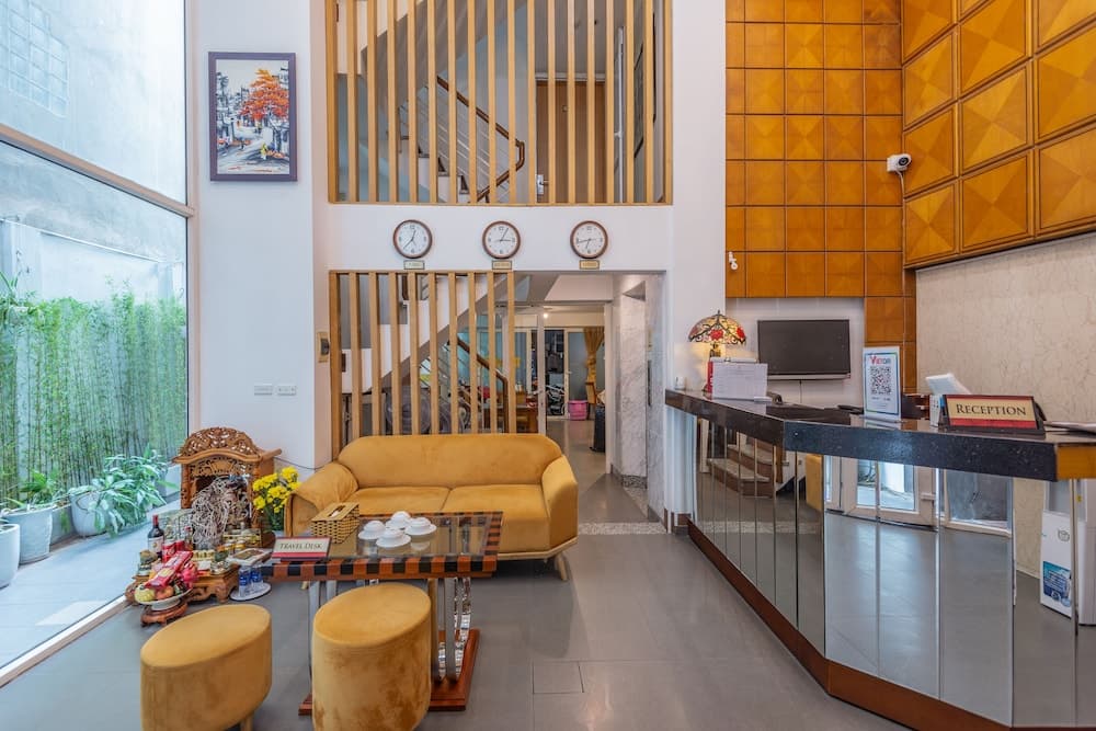 Golden Sunshine Villa Hotel and Travel