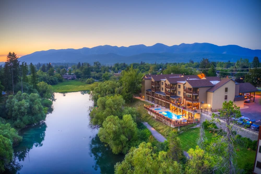 The Pine Lodge on Whitefish River