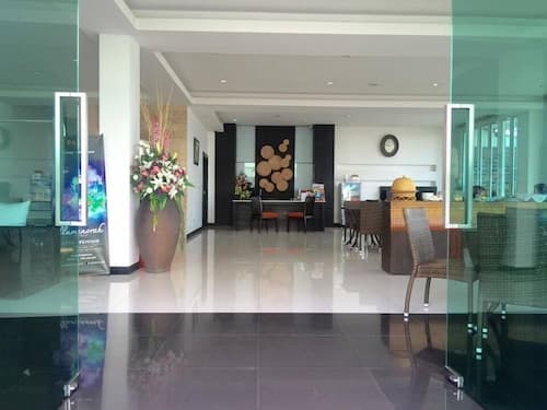 The White Pearl Hotel