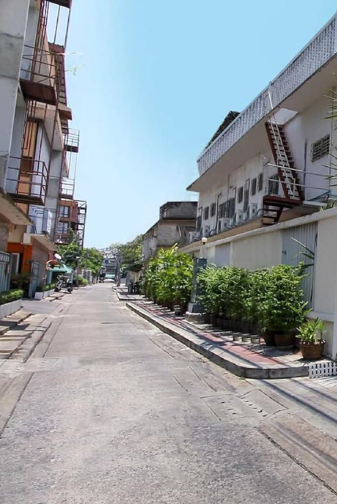 Rajata Hotel