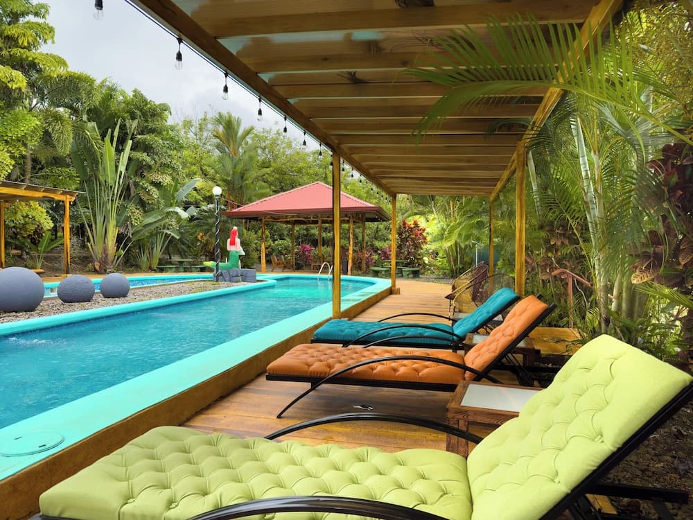 Hotel Heliconias Nature Inn & Hot Springs