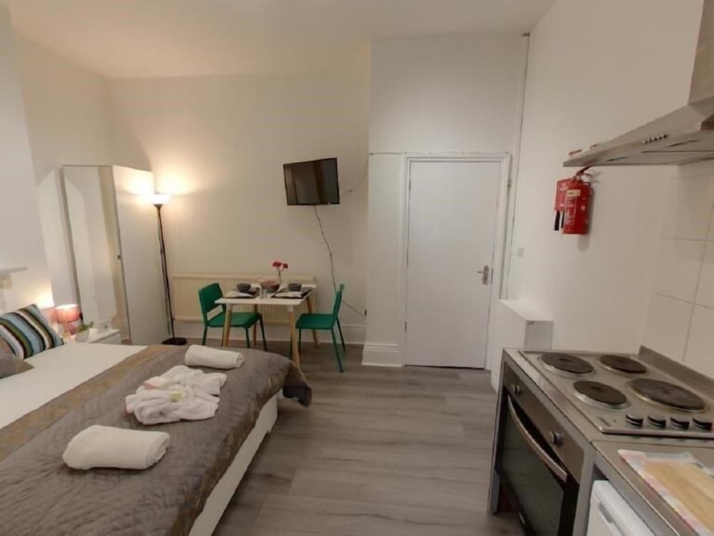 London Queens Apartments