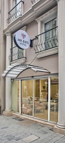 Mr. Bird Hotel