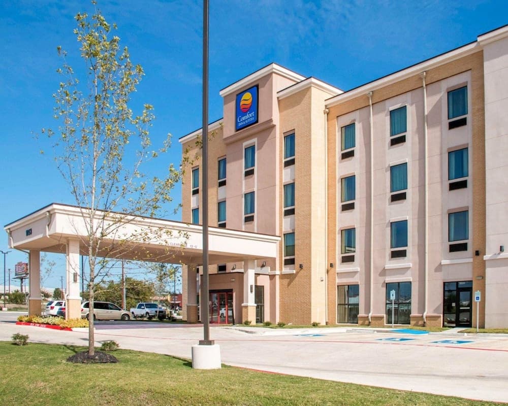 Comfort Inn & Suites
