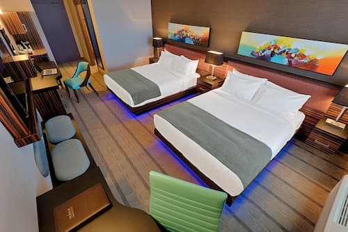 Hotel Clique Calgary Airport