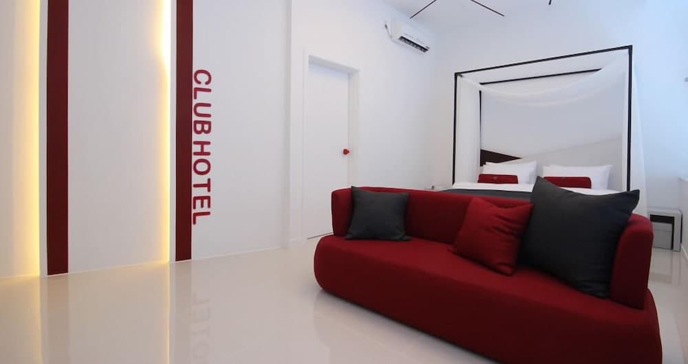 Club Hotel