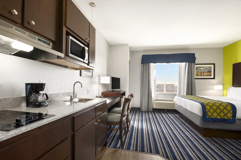 Hawthorn Extended Stay by Wyndham Midland