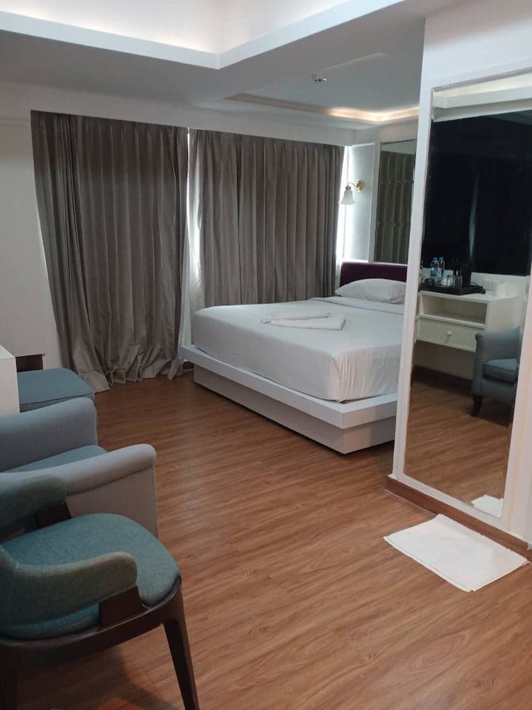 Royal Garden Home Hotel