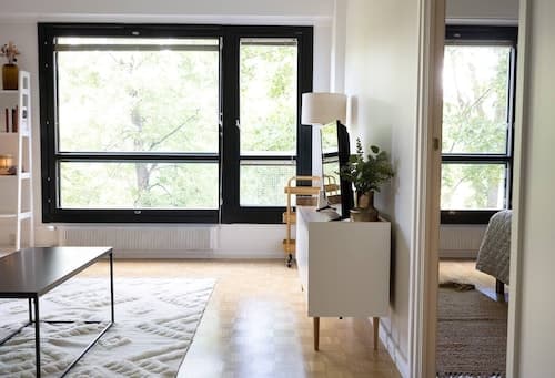 2ndhomes 2BR Center Apartment w Balcony