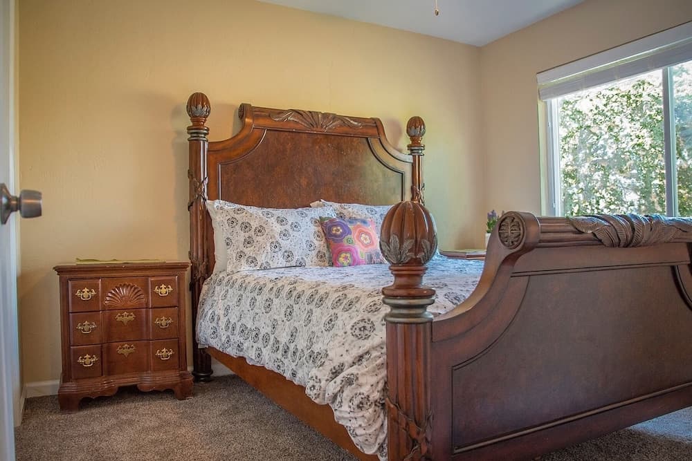 Longer Stay for Travelers Blocks from Hospital and Downtown Security Gates