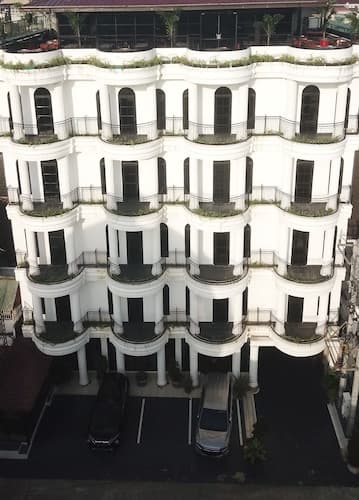 Kesuma Front One Boutique Hotel