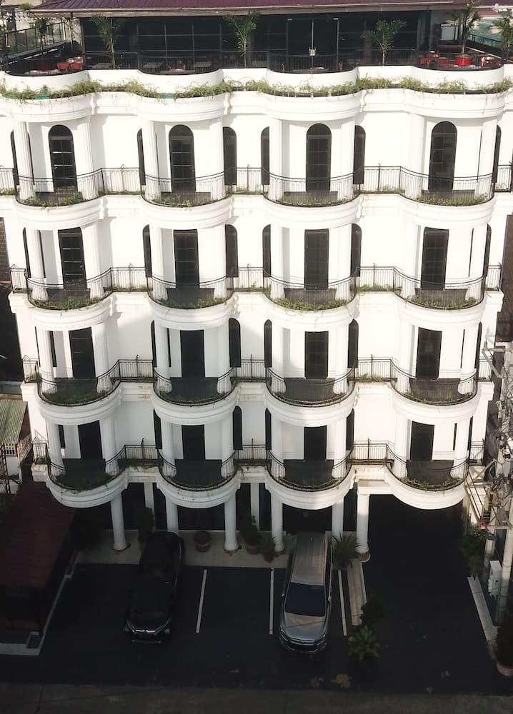 Kesuma Front One Boutique Hotel