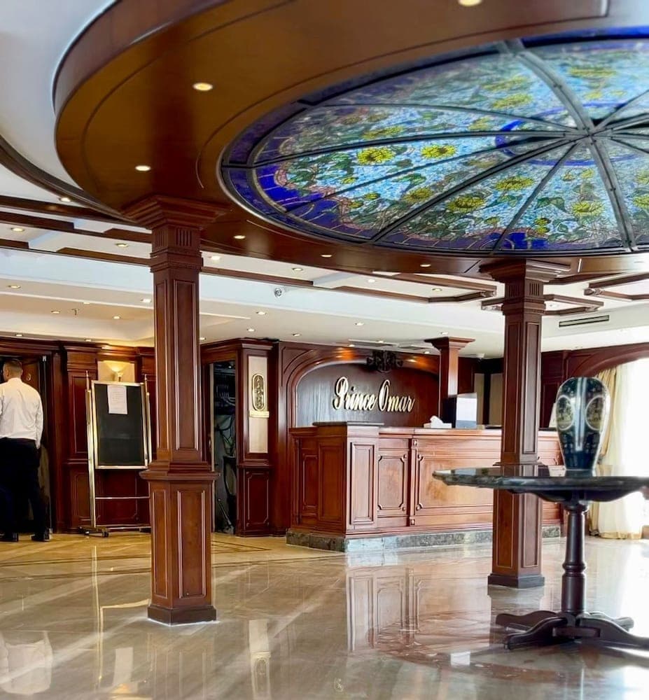 Mimi and Diamond Hotel