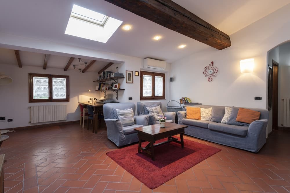 Toscanella 3 Bedrooms by Mmega