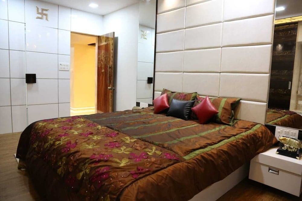 Elegant Hospitality and Services