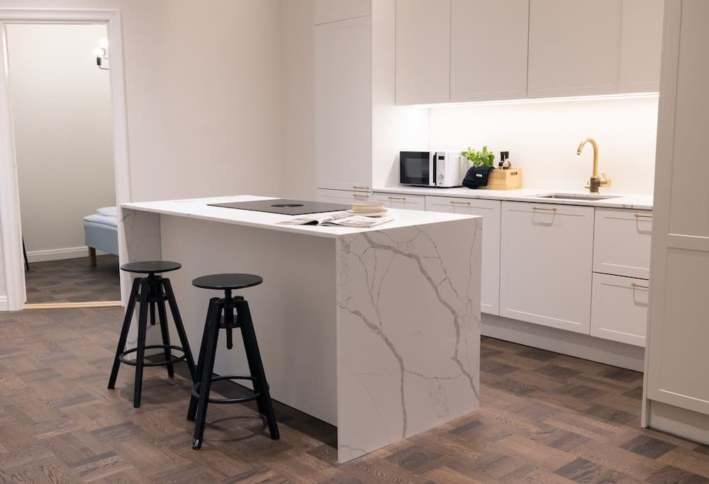 2ndhomes Stunning 3BR Apartment w Sauna