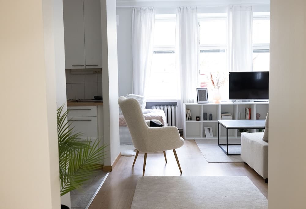 2ndhomes Bright 1BR Home in the Center