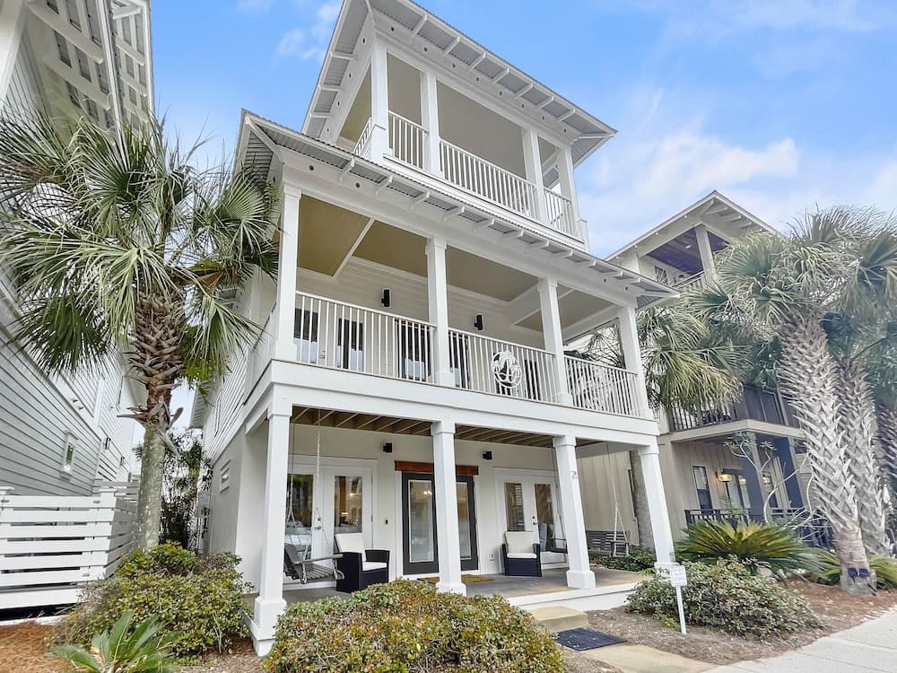 Sandy Cheeks 4 Bedroom Home by RedAwning