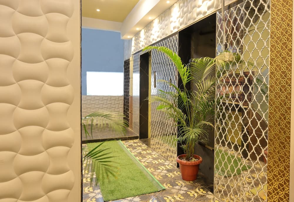 Hotel Golden suites Vashi Navi mumbai