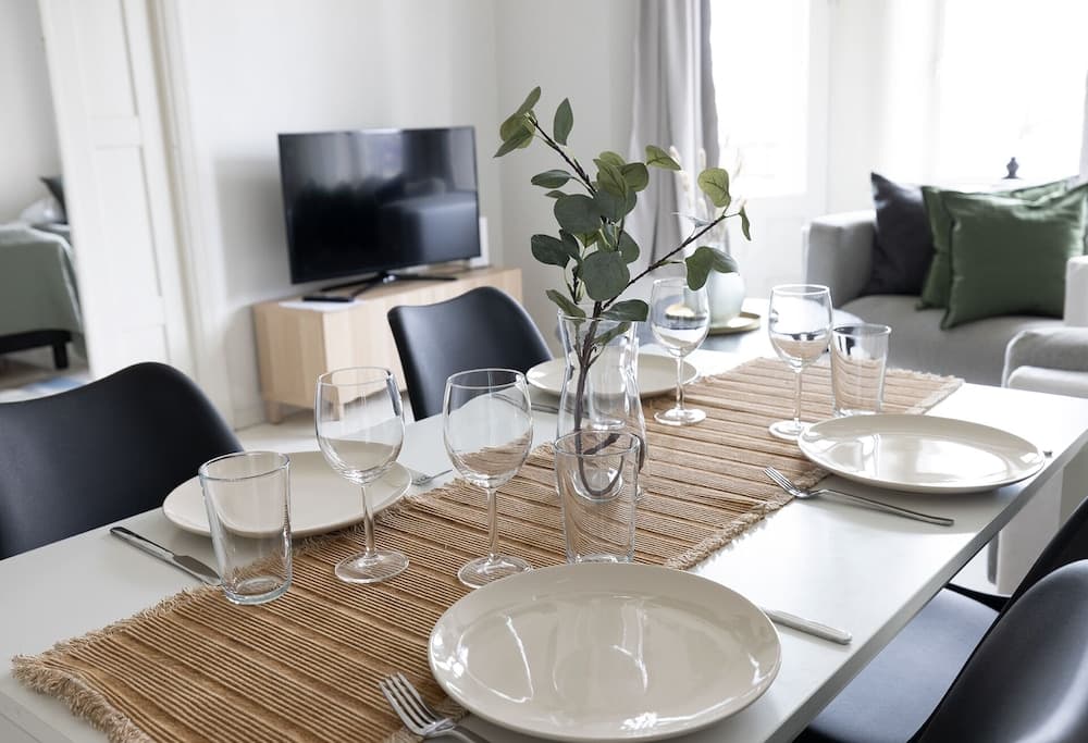 2ndhomes Cozy 2BR Home w Balcony & Sauna