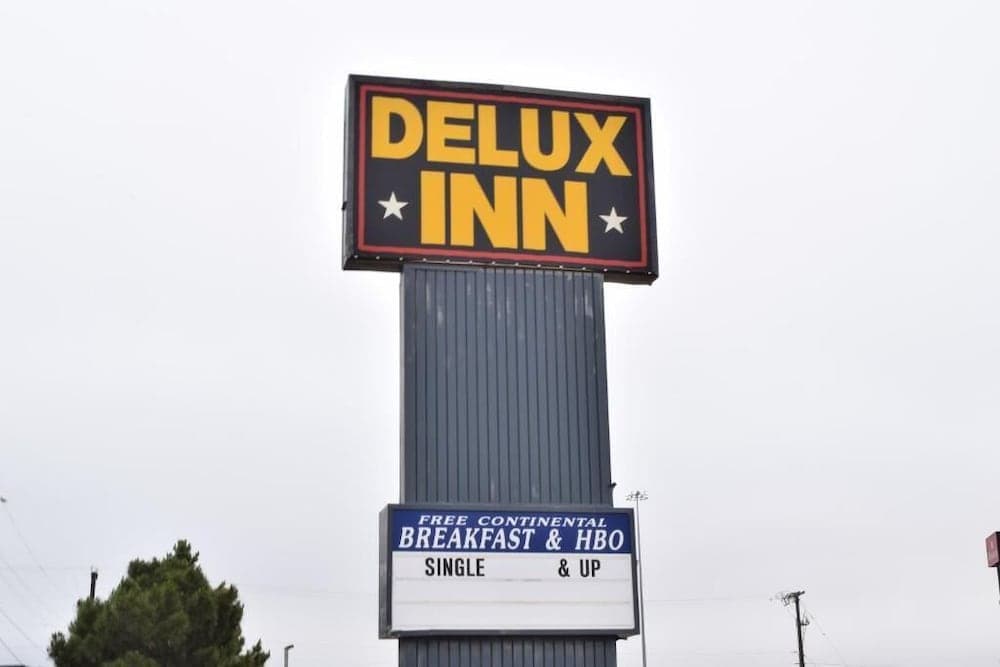 DELUX INN