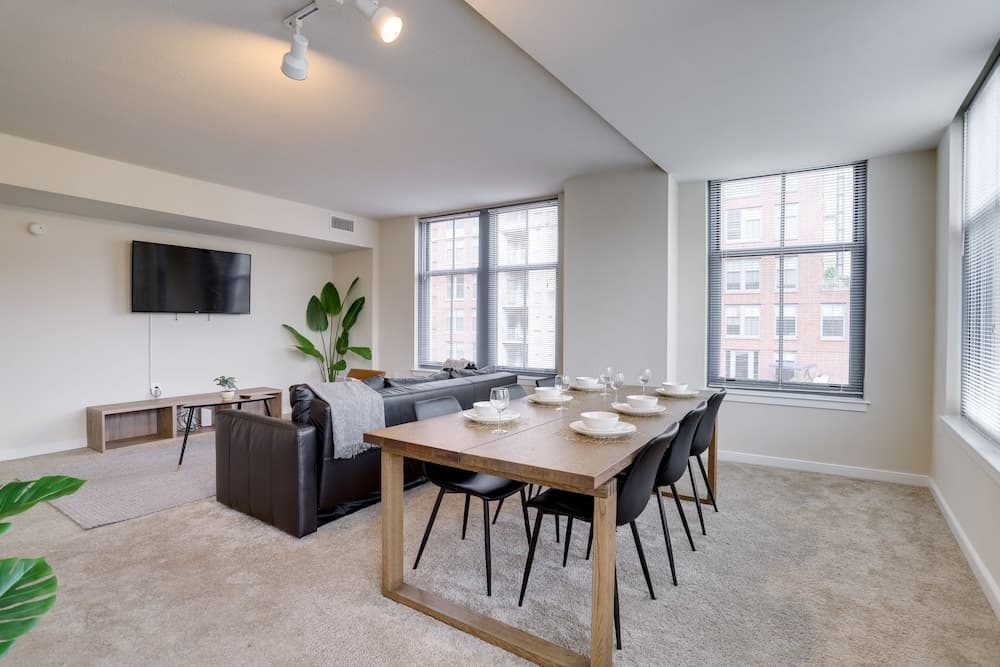 Fantastic 1 Bedroom Condo at Arlington