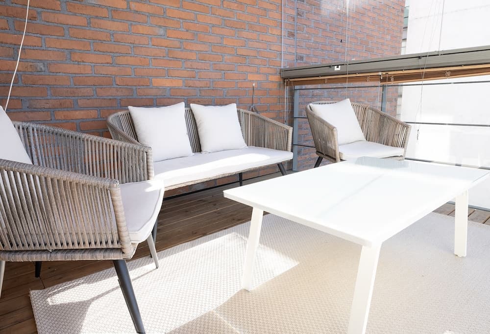 2ndhomes Deluxe Studio w Sauna & Balcony