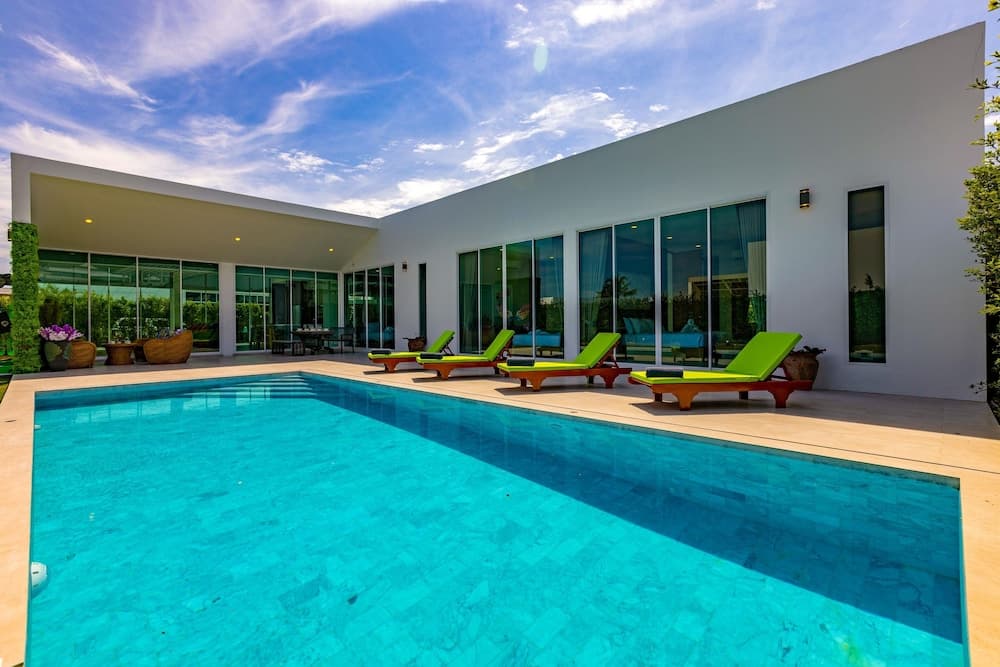Modern Tropical 4 Bedroom Pool Villa KH-B5