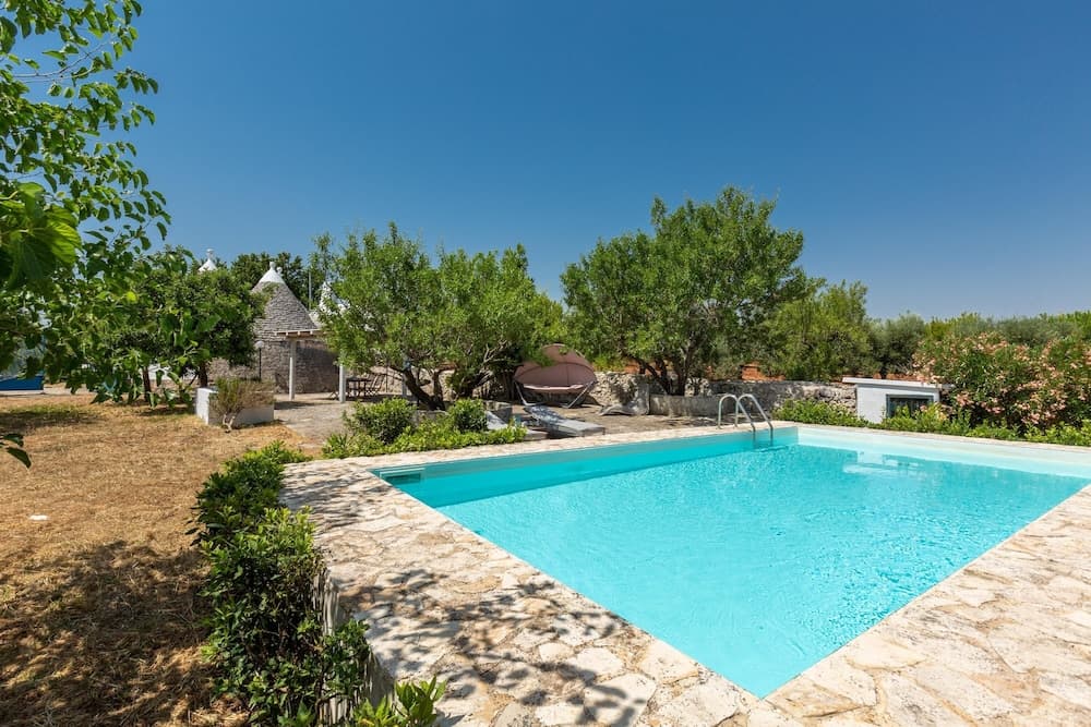 2496 Trullo Chiaro di Luna by Perle di Puglia
