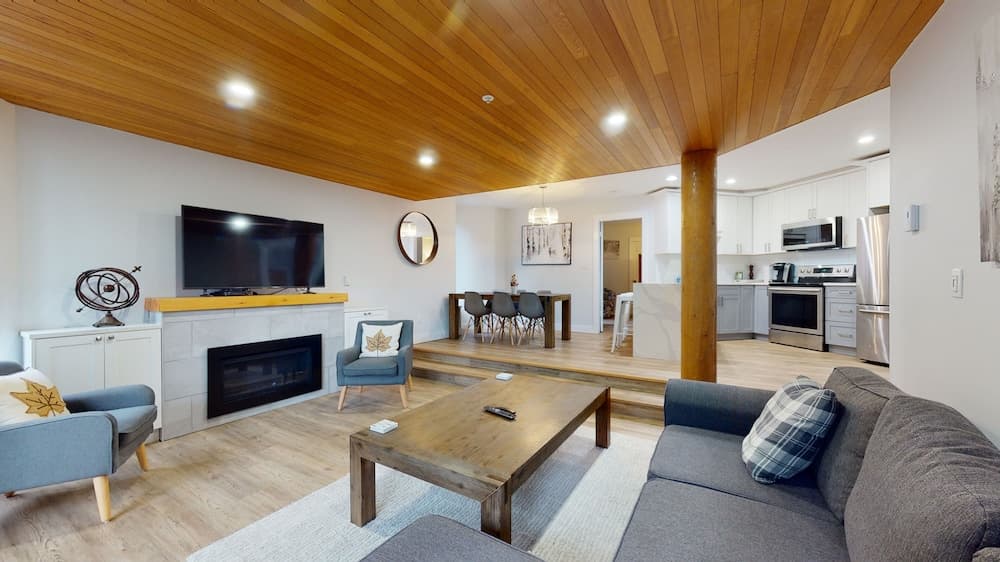 Ironwoods Blueberry Hill by Whistler VR