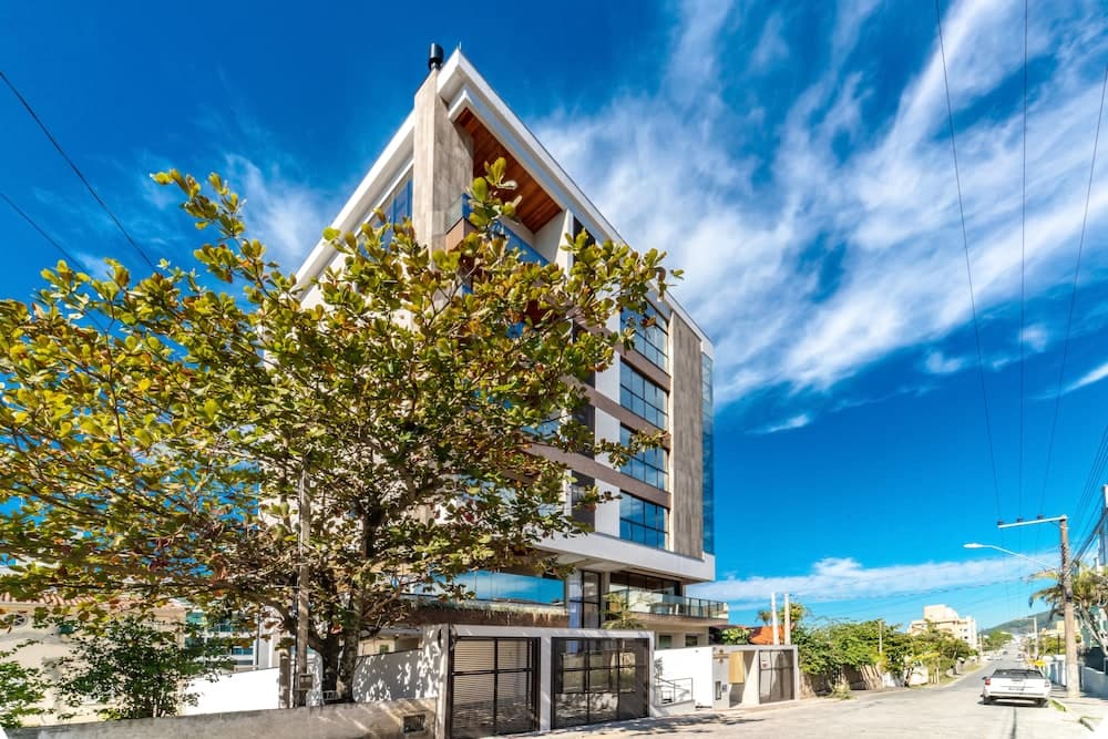 884A- Aluguel Bombinhas 2 quartos