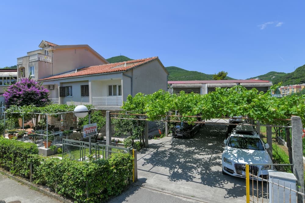 Apartments Elena