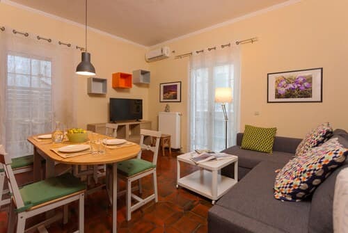 Metropolis Apartment