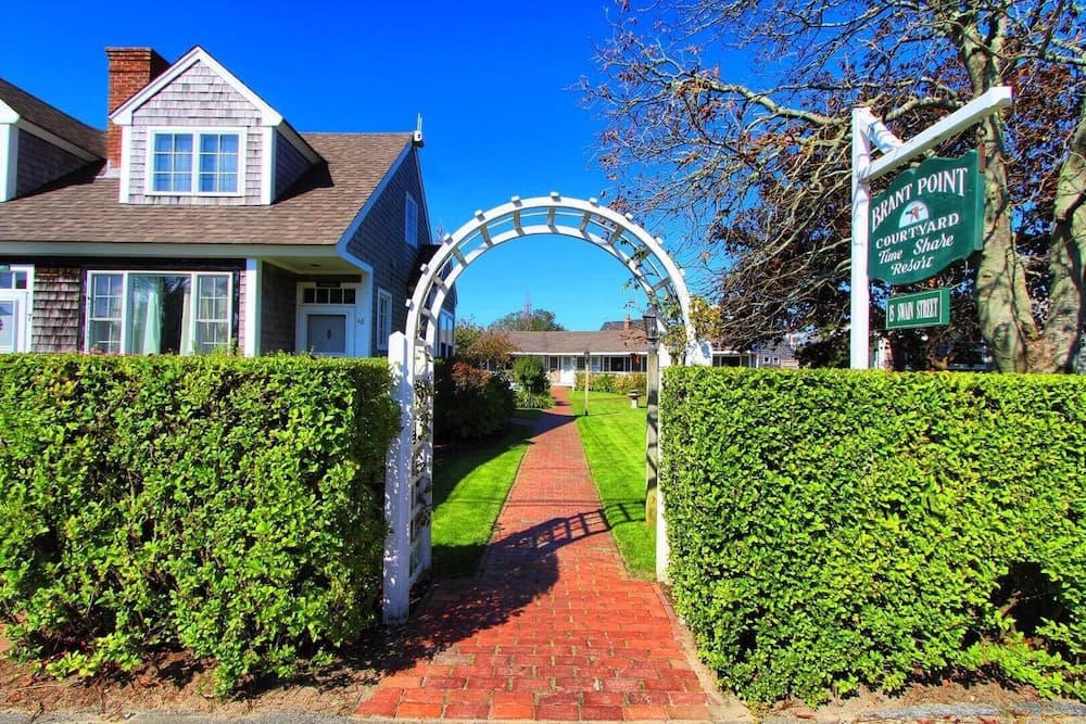 Brant Point Courtyard