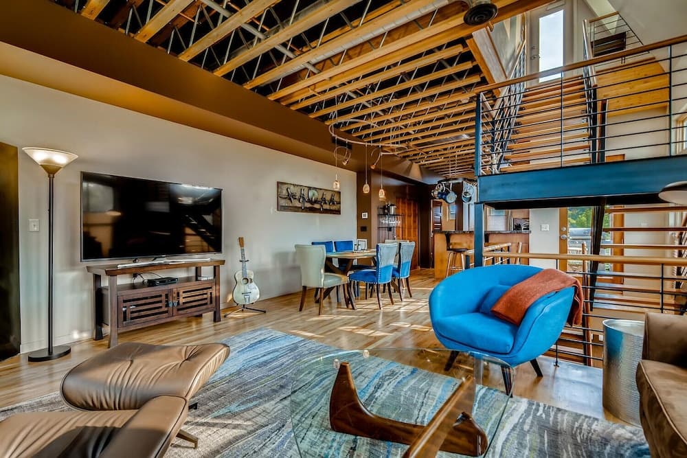 Old Town Loft Oasis With Amazing Rooftop Deck!