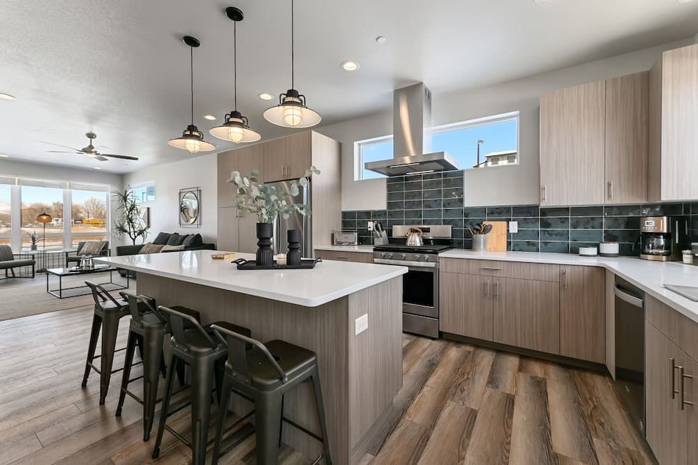 938 Jerome St Unit 3