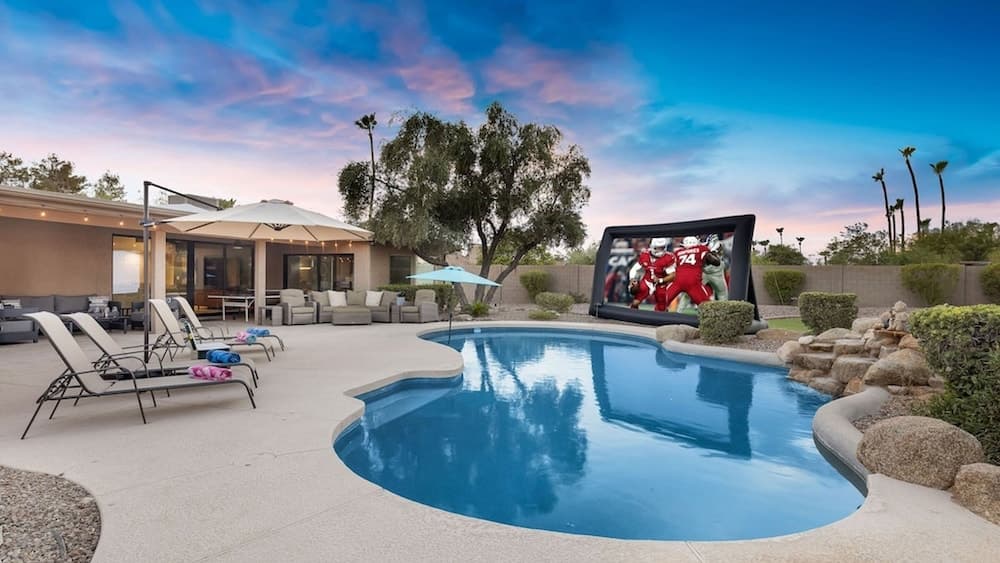 Stunning Vacation Dream Home W/backyard Paradise!