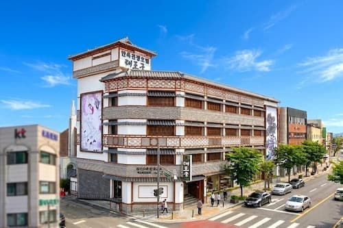 Jeonju Hanok Taejogung Hotel