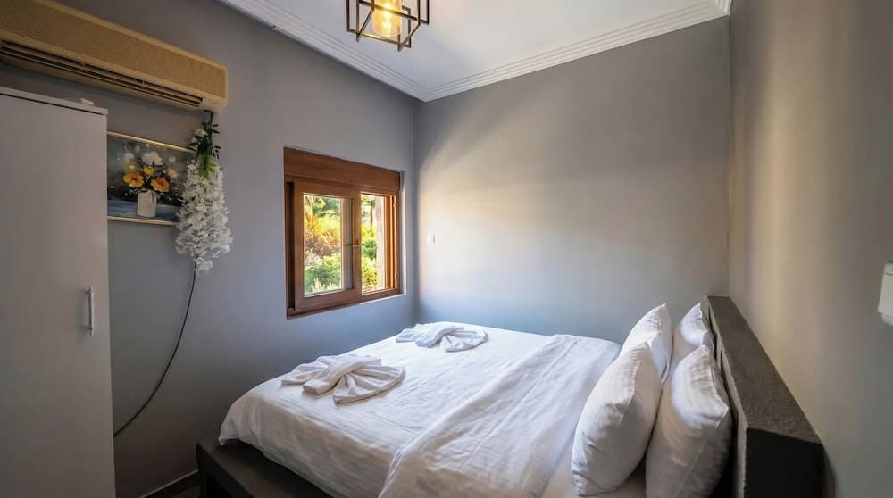 Stone House Foça Butik Otel