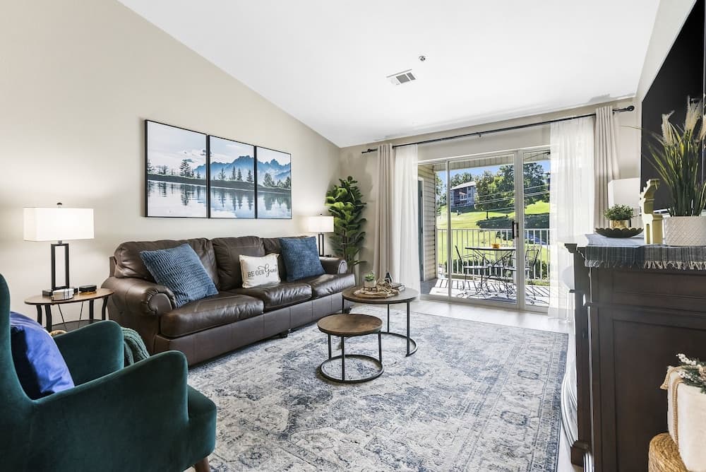 Vansen's Golfshores Inviting, Cozy Condo on Golf Course!